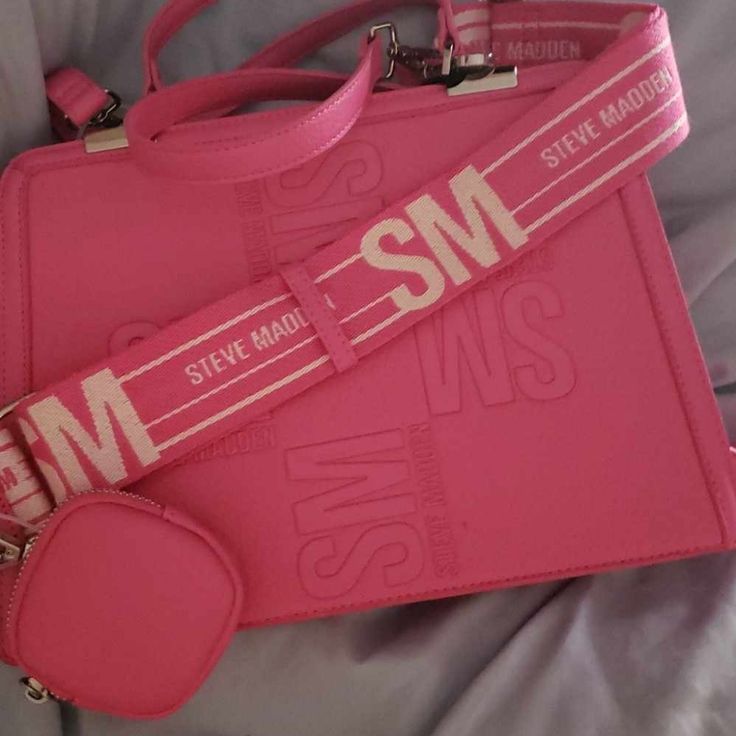 New With Tags Hit Pink Steve Madden In Perfect Condition.Never Used Has 3 Straps,2 Different Ways To Carry Can Use As Crossbody,That Includes Guitar Strap...It's A Tick Tock Purse Steve Madden Bags Handbags, Multi Colored Bag, Steve Madden Purse, Pink Lifestyle, Steve Madden Handbags, Crossover Bags, Girly Bags, Steve Madden Bags, Luxury Purses