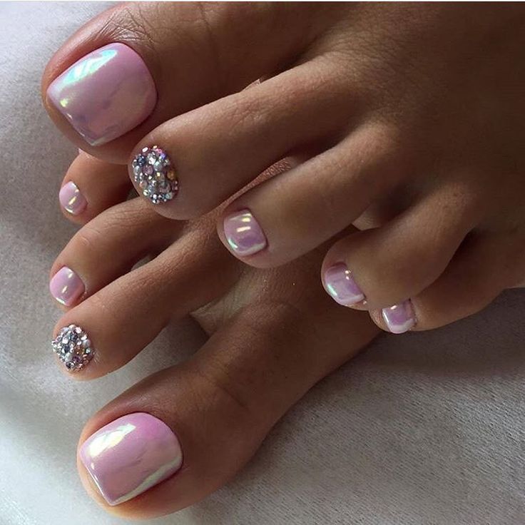 Wedding Pedicure, Shellac Pedicure, Ideas Pedicure, Fall Toe Nails, Toenail Art Designs, Pink Toe Nails, Pink Pedicure, Fall Pedicure, Easy Toe Nail Designs