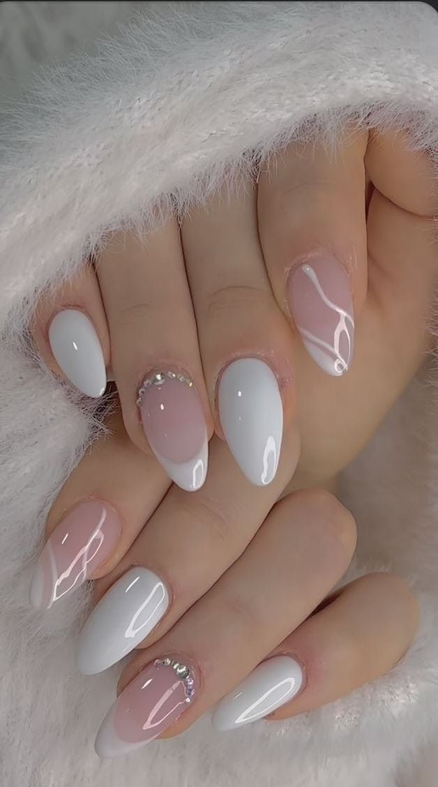 Pink White Nails, Nails Yellow, Fancy Nails Designs, Short Acrylic Nails Designs, Bridal Nails, Fancy Nails, Cute Acrylic Nails, Acrylic Nail Designs, Trendy Nails