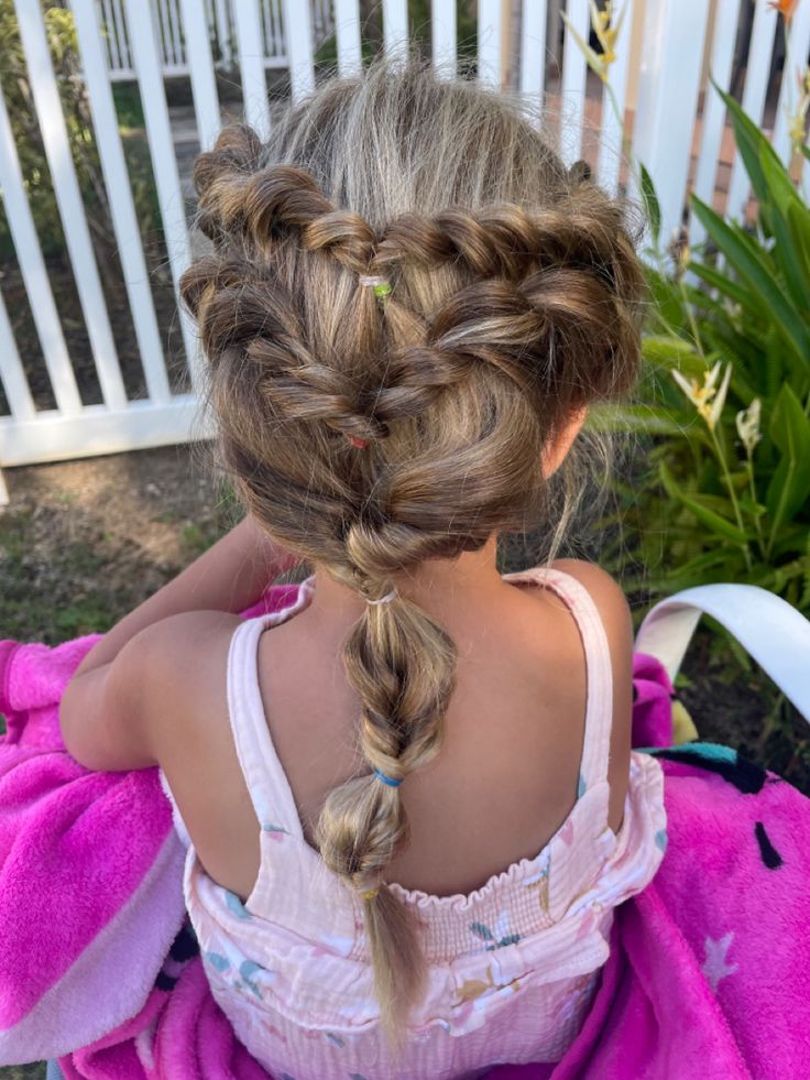 A great updo for any occasion, but especially for a mermaid costume!! Pink Colored Hair, Little Hairstyles, Makeup Concert, Toddler Hair Styles, Hair Styles For Girls, Girly Hair, Hairstyles Girl, Mermaid Halloween, Toddler Hairstyles