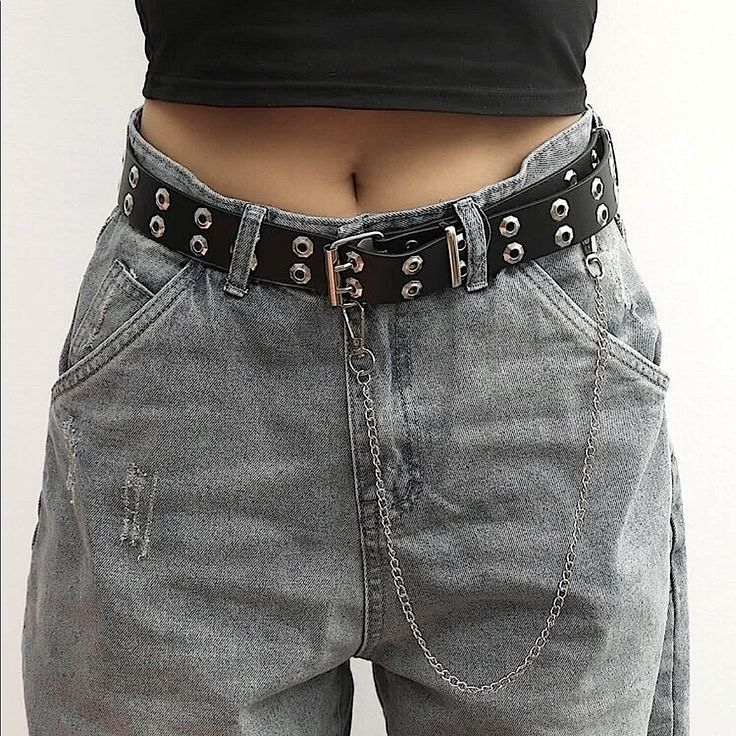 Black Grommet Belt, Metallic Belt Outfit, Wallet Chain Outfit, Leather Belt Outfit, Aesthetic Belts, Belt With Holes, Belt Aesthetic, Belts Aesthetic, Grunge Belt