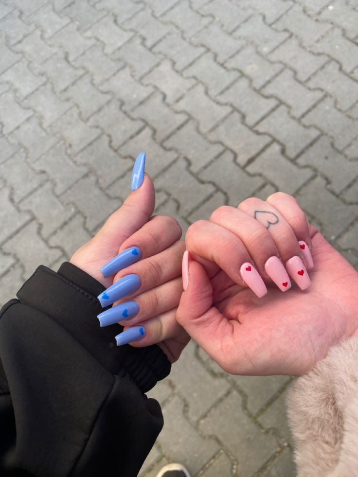 Not Basic Acrylic Nails, Matching Nails For 3 People, Matching Friend Nail Ideas, Matching Nails With Bff Simple, Pink Or Blue Nails, Nail Art Best Friends, Coordinating Nails For Friends, Nails For Best Friends Matching, Nails For Two Friends