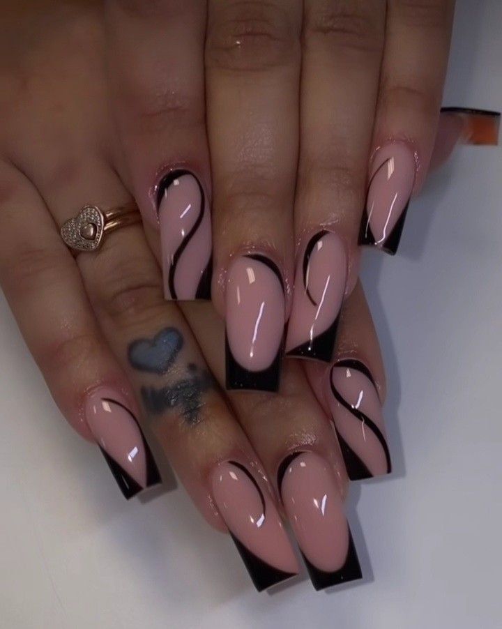 Medium Nail Designs Ideas, Full Set Nails Acrylic Black Design, Nail Designs Medium Length Coffin, Med Length Nails Ideas, Simple Nail Designs Coffin Shape, Edgy Acrylic Nail Designs, Medium Acrylic Nail Designs, Nail Ideas Coffin Medium, Medium Length Black Nails