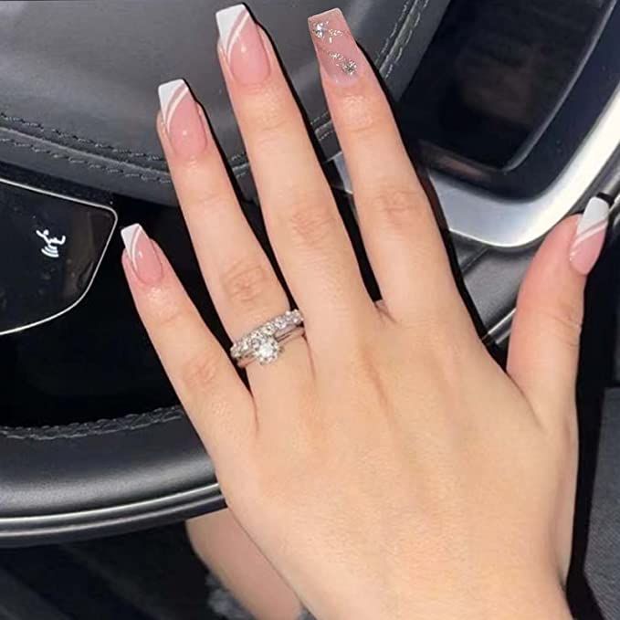 Slanted French Nails, Slanted Tip Nails, Slanted French Tip Nails, Unique French Manicure, Baddie Nail Ideas, French Press On Nails, Nails Baddie, Nail Tip Designs, Short Fake Nails