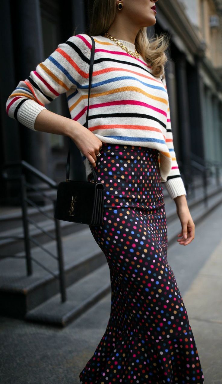 Ysl Pumps, Pumps Outfit, Polka Dot Midi Skirt, Eclectic Fashion, Nyc Fashion, Mode Inspiration, Rock Style, Stripe Sweater, Look Fashion