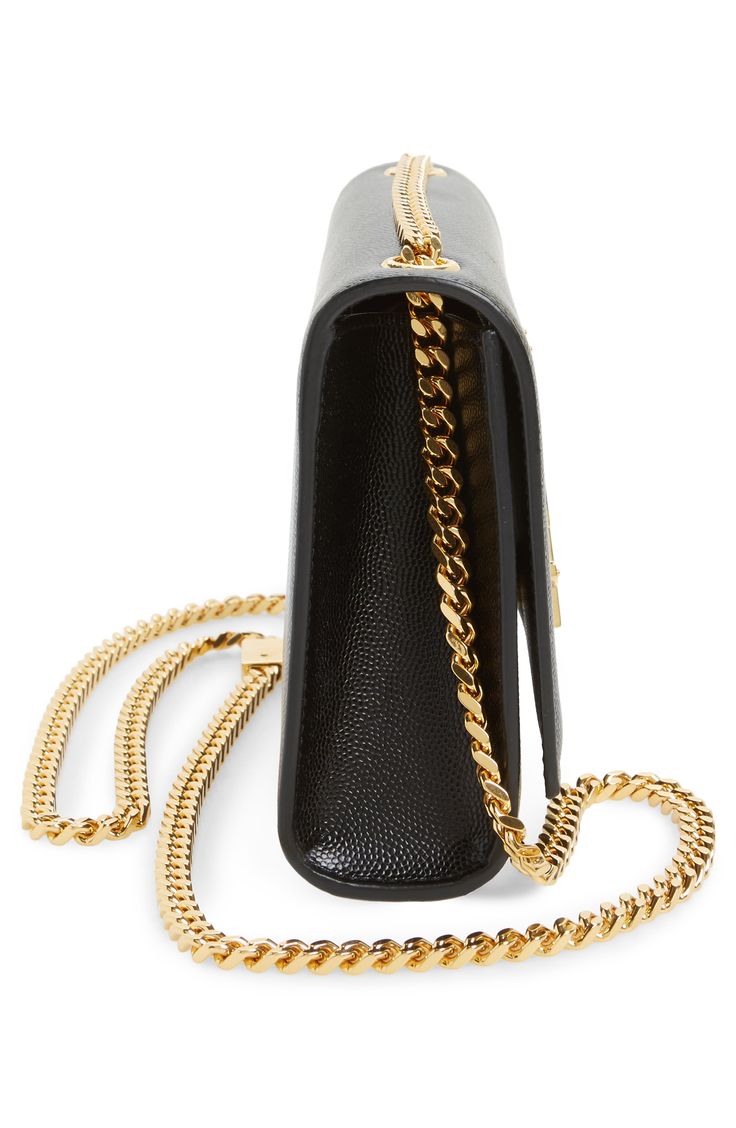 Jet-black and gold is a timelessly elegant combo, as this glazed calfskin bag, featuring a gilded pull-through chain strap and interlocking logo, beautifully demonstrates. Magnetic snap-flap closure Pull-through chain strap Interior wall pocket Leather Made in Italy Designer Handbags Amazon Tshirt, Preppy Beach, Business Style, Chain Crossbody Bag, Interior Wall, Small Crossbody Bag, Small Crossbody, Black Cross Body Bag, White Bag