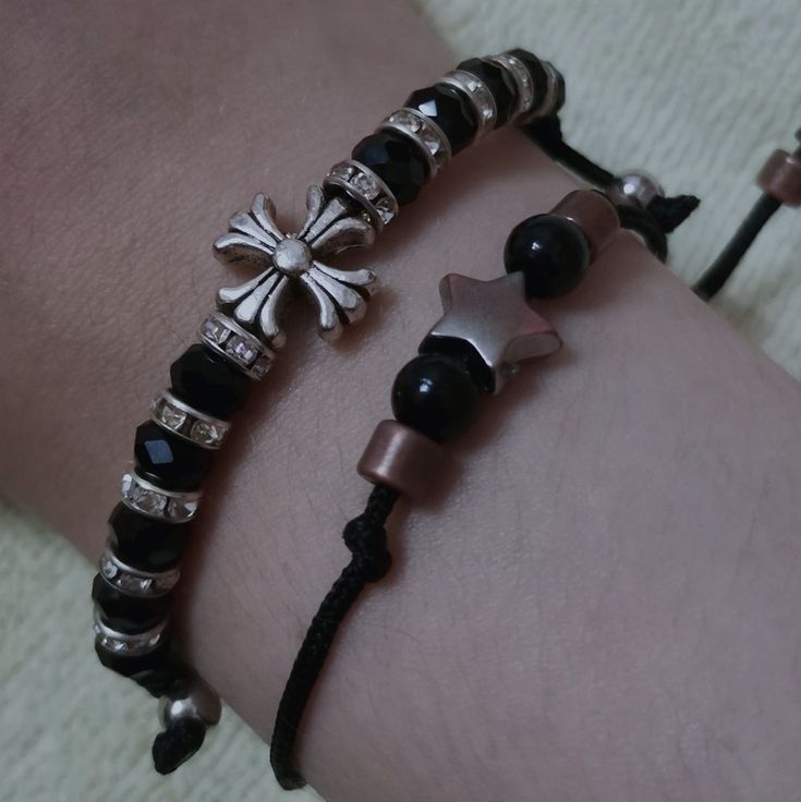 Black Bracelets Aesthetic, Grunge Jewellery Bracelets, Y2k Emo Jewelry, Grunge Bracelets Aesthetic, Goth Bead Bracelet, Emo Beaded Bracelets, Grunge Beaded Bracelets, Emo Bead Bracelets, Thirteen Jewelry