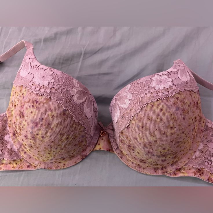 Brand New! Never Worn! No Tags. No Stains Or Any Defects! Comes From A Smoke Free, Pet Free Home! Spring Pink Padded Bra, Fitted Pink Bra, Victoria's Secret Pink Floral Print Bra, Pink Lace Push-up Bra, Summer Floral Print Pink Bra, Victoria's Secret Pink Bra For Spring, Pink Lace Feminine Bra, Feminine Pink Lace Bra, Fitted Pink Floral Print Bra