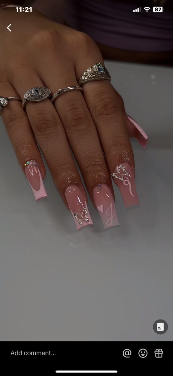 Pink Nails Initials, Nails Acrylic With An A Initial, Nails With S Initials Acrylic, Pink Nails With A Initial, Nail Art Designs With Initials, Cute Valentine’s Day Nails With Initial, Nails With J On It, Nails With X Initial, Initial Under Acrylic Nail