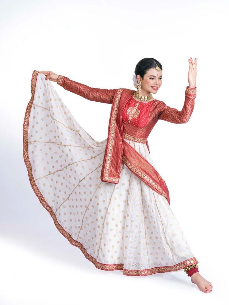 Kathak costumes beautifully designed with a blend of fabrics. Cotton, Silk and muslin. Kathak Costume, Indian Dance Costumes, Kathak Dance, Elegant Fashion Outfits, Dance Photography Poses, Kids Lehenga, Classical Dance, Indian Dance, Makeup And Hair