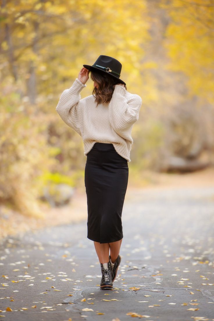 Brigitte Brianna Skyline Skirt – SexyModest Boutique Business Casual Boho Outfits, Black Skirt Cream Sweater, Tznius Fashion Winter, Aline Skirt Outfit Winter, 30s Women Outfits, Sweaters With Long Skirts, Shoes For Pencil Skirt, Cute Fall Modest Outfits, Womens Modest Fashion