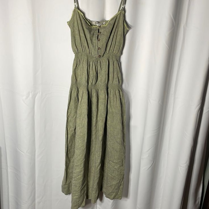 Nwt Sleeveless Size Xs Urban Outfitters Green Dress With Deconstructed Hem Around Top Of Bodice. Adjustable Straps, Square Neck. Full Length. Empire Waist With Elastic, And A Second Elastic Band About 5 Inches Lower. Length From Neck To Hem 42” Bust 13-15” Waist Band Can Stretch To 15” Sleeveless Cotton Maxi Dress With Adjustable Straps, Casual Fitted Maxi Dress With Adjustable Straps, Casual Sleeveless Dress With Tie Straps For Spring, Casual Sleeveless Dress With Tie Straps, Cotton Maxi Dress With Adjustable Straps, Casual Sleeveless Dress With Adjustable Straps, Casual Sleeveless Dress With Tie Straps For Day Out, Green Sleeveless Sundress With Adjustable Straps, Casual Green Maxi Dress With Adjustable Straps