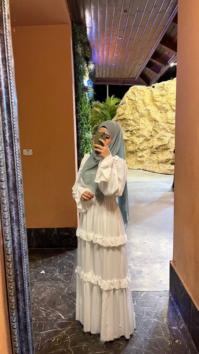 Ramadan Hadith, Aesthetic Muslim Outfits, Styles Hijab, Ootd Lebaran, Kondangan Outfit, Modest Outfits Muslim, Outfits Muslim, Hijab Model, Dress Pesta