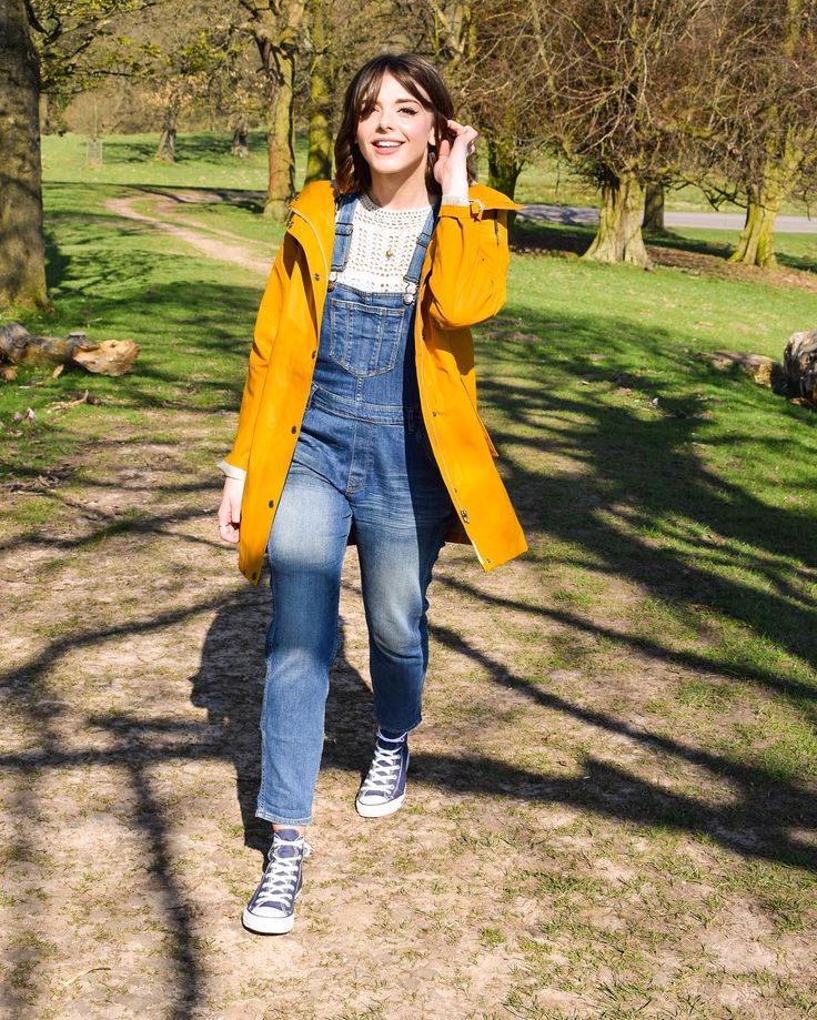 Denim dungarees. Sophia Rosemary. Sophia Rosemary, Firefly Photography, Lyme Park, Dungaree Outfit, Star Outfit, Converse Outfits, Streetwear Girl, Floaty Dress, Denim Dungarees