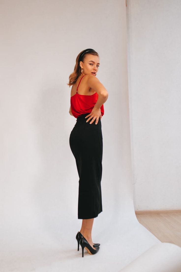 Fabric: high quality suiting fabric Available sizes: XS, S, M, L Color: Mocco, Green, Black, Red Suit Jumpsuit, High Waisted Pencil Skirt, Pencil Skirt Black, Black High Waist, Crop Top Shirts, Puff Sleeve Dresses, Sleeveless Jumpsuits, Dress Suits, Mini Dress With Sleeves