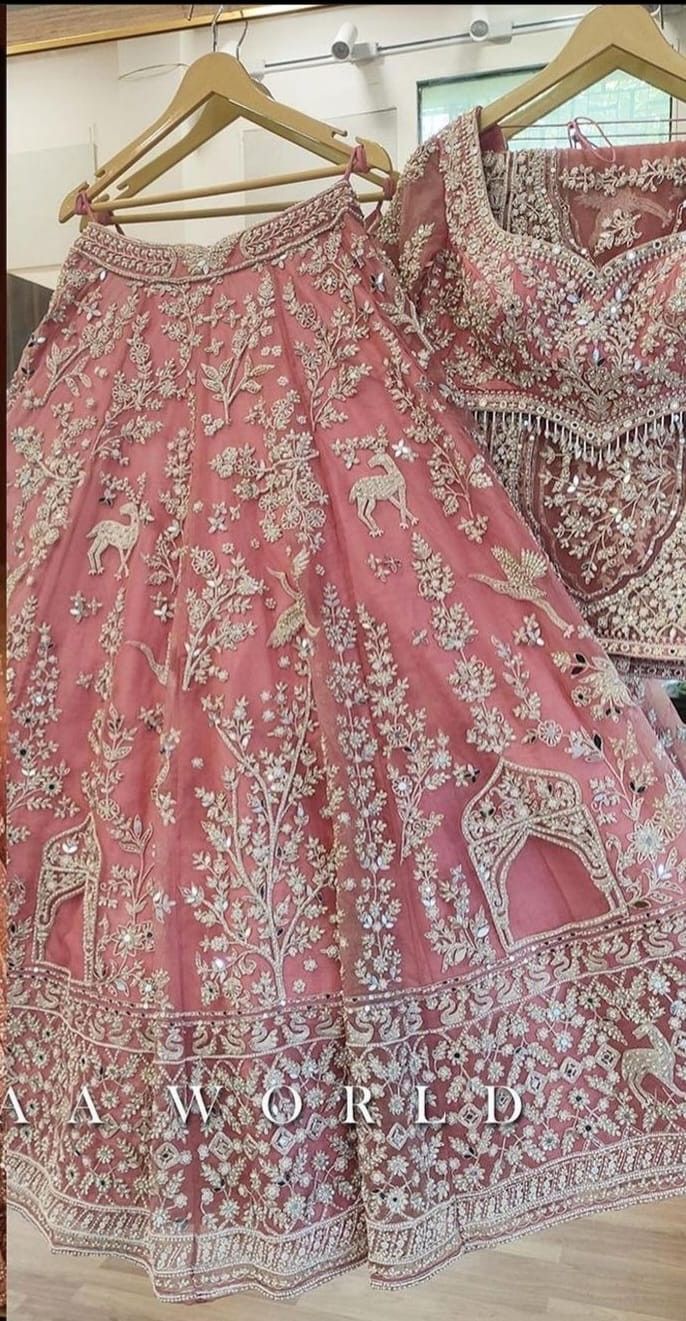 Latest Bridal Lehenga Designs, Best Indian Wedding Dresses, Bridal Lehenga Designs, Latest Bridal Lehenga, Trendy Outfits Indian, Lehenga Designs Simple, Fashionable Saree Blouse Designs, Traditional Indian Dress, Pink Lehenga