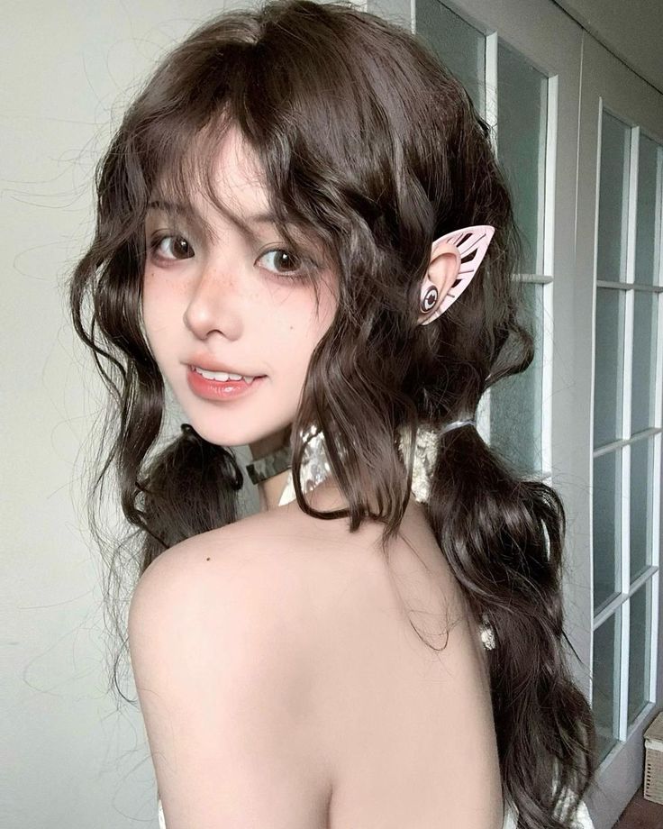 Cute Earphones, Face Icon, Human Poses Reference, Figure Poses, Human Poses, Human Face, Model Poses, Girl Face, Female Portrait