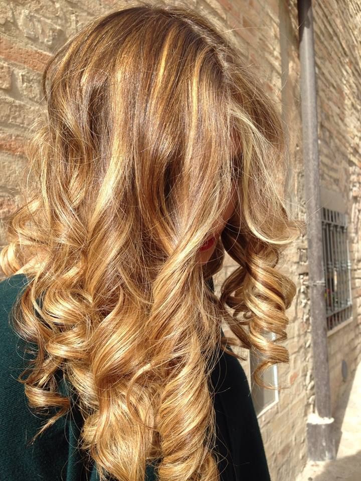 Caramel Blonde Hair, Brown Hair Inspiration, Warm Hair Color, Blonde Layered Hair, Summer Blonde Hair, Vacation Hairstyles, Hairstyles 2024, Viral On Tiktok, Curls For Long Hair