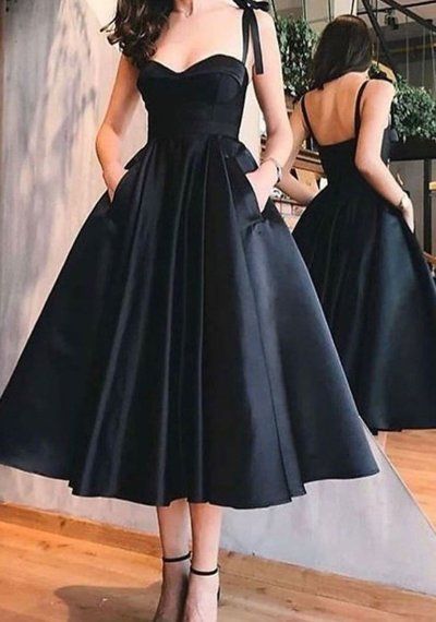 757f843a169cc678064d9530d12a1881desc44849136ri Tea Length Evening Gown, Velvet Dresses Black, Short Formal Black Dress, Graduation Dress Ideas Black, Short Velvet Dress Outfits, Pretty Prom Dresses Short, Black Dress For Graduation, Black Velvet Dress Outfit, Velvet Dress Ideas