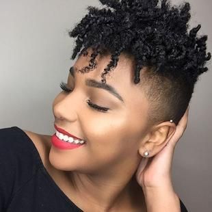 Black Hair Shaved Sides, Low Tapered Fade, Tapered Fade Haircut, Shaved Natural Hair, Tapered Fade, Faded Haircut, Gala Hair, Thinning Hairline, Low Taper Fade