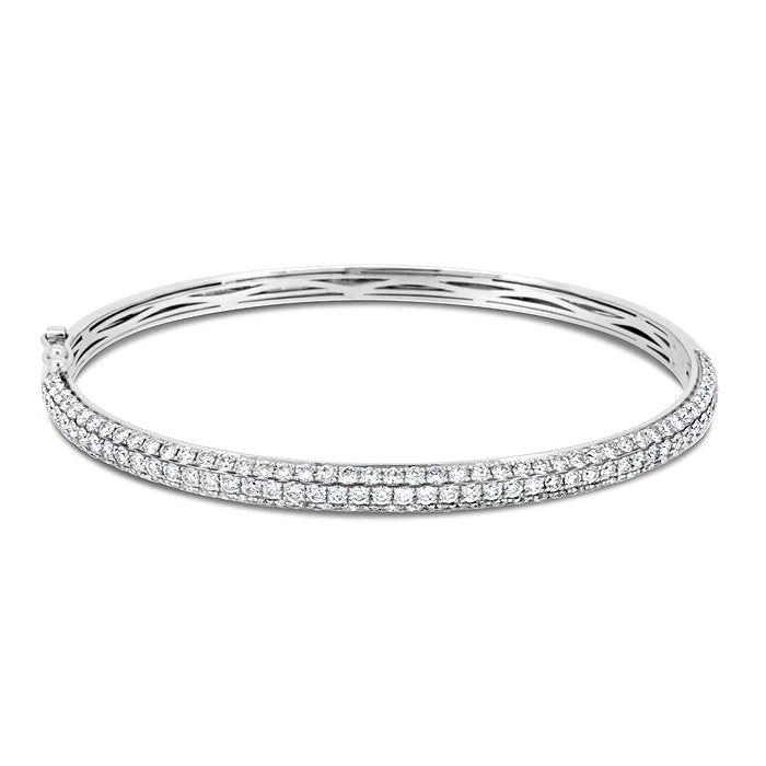 DescriptionStackable Pave Bangle Metal DetailsMetal Type: 14KMetal Weight: 9.83 GRBangle Width: 4mmSide Diamond DetailsCarat: 2.24CT Formal Diamond Bangle Bracelet, Timeless Bangle With Pave Setting, Timeless Jewelry Bangle With Pave Setting, Hand Set White Gold Round Cuff Bracelet, Formal Cuff Bracelet With Brilliant Cut, Round Jubilee Cuff Bracelet In Fine Jewelry Style, Formal Cuff Bracelet With Pave Setting, White Gold Bangle With Pave Setting, Fine Jewelry Flexible Round Bangle