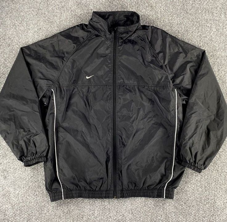 Guys Clothing Styles, Mens Outfit Inspiration, Nike Windbreaker, Nike Vintage, Cool Outfits For Men, Nike Mens, Outdoor Jacket, Jacket Long, Streetwear Men Outfits