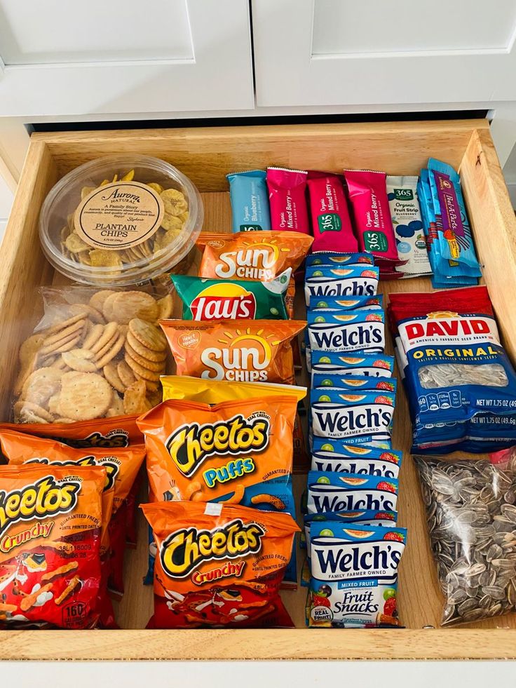 organized drawer:) Snack Drawer In Office, Snacks For Snack Drawer, Organized Snack Drawer, Aesthetic Snack Drawer, Work Snack Drawer Ideas, Snack Stash In Bedroom Aesthetic, Teacher Snack Drawer, Snack Drawer Aesthetic, Snack Drawer Organization Bedroom