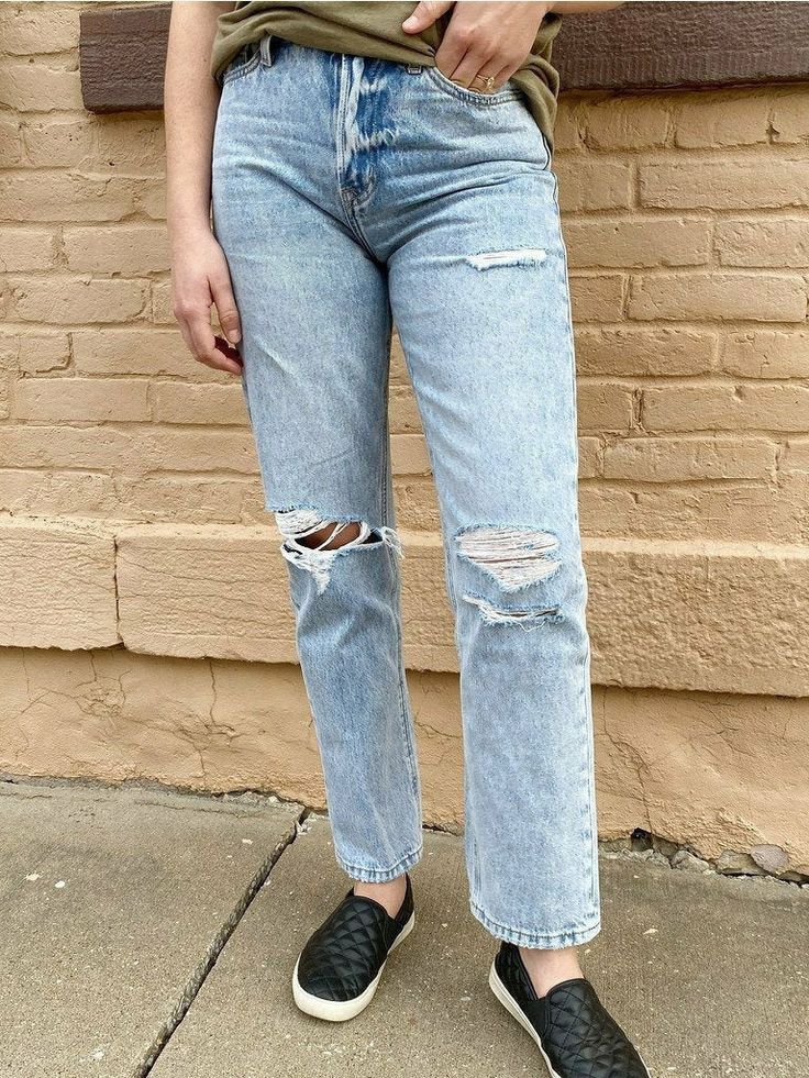 Jodie Dad Jeans Jeans Vervet 90s Throwback, Dad Jeans, What To Say, Light Wash Jeans, Wash Jeans, Straight Cut, Ripped Jean, On Shoes, Love A