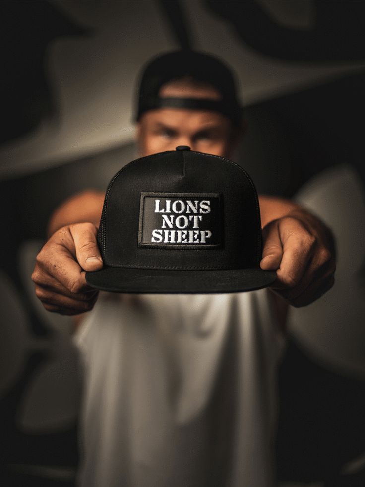 Lions Not Sheep, Sheep Clothing, Black Snapback, Mesh Hat, How To Apologize, Perfect Timing, Casual Street Style, Hat Making, Friend Birthday