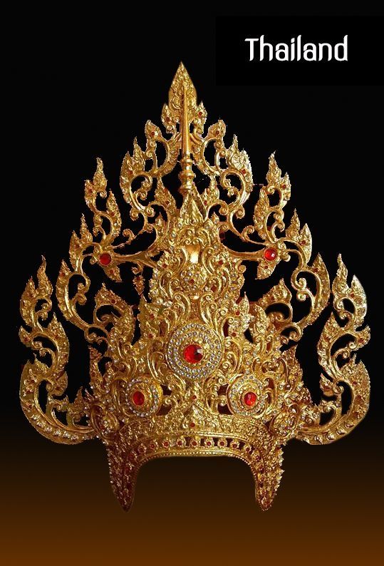 Thai Gold Jewelry, Thai Jewelry Traditional, Thai Outfits, Temple Jewelery, Thailand Jewelry, Ancient Clothes, Thai Jewelry, Ombre Wallpaper Iphone, Crown Headdress