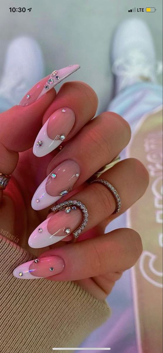 Rhinestone Nails Aesthetic, Long Acrylic Nails Rhinestones, Cute Rhinestone Nail Designs, Rhinestone Acrylics, Nail Inspo With Rhinestones, French Rhinestone Nails, Nail Design With Rhinestones, Acrylics With Rhinestones, Rhinestones On Nails