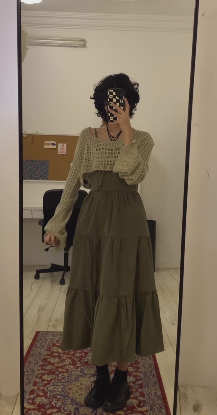 Olive Green Fashion Aesthetic, Thrifted Fall Outfits Vintage, Vintage Outfits Thrifted, Olive Green Skirt Outfit Ideas, Olive Green Outfit Aesthetic, Concert Outfit Modest, Olive Skirt Outfit, Modest Earthy Outfits, Outfit Inspo Earthy