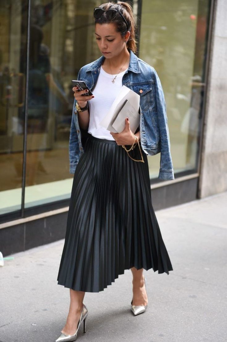 Black Pleated Skirt Outfit, Pleated Outfit, Pleated Skirt Outfits, Rok Outfit, Black Skirt Outfits, Pleated Skirt Outfit, Casual Chic Spring, Skirt Diy, Leather Skirt Outfit