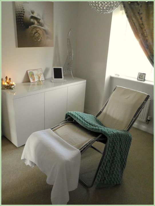 Reiki Room Decor, Healing Room Ideas, Reiki Room Ideas, Google Ideas, Massage Room Design, Massage Therapy Rooms, Reiki Room, Reflexology Chart, Esthetician Room