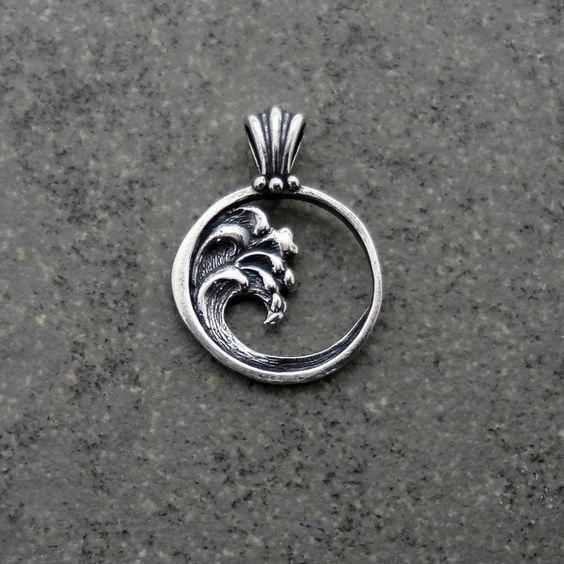 Ocean Pendant, White Gold Engagement Rings Vintage, Breaking Waves, Wave Pendant, Hammered Silver Jewelry, Modern Silver Jewelry, Simple Silver Jewelry, Waves Curls, Silver Jewellery Indian