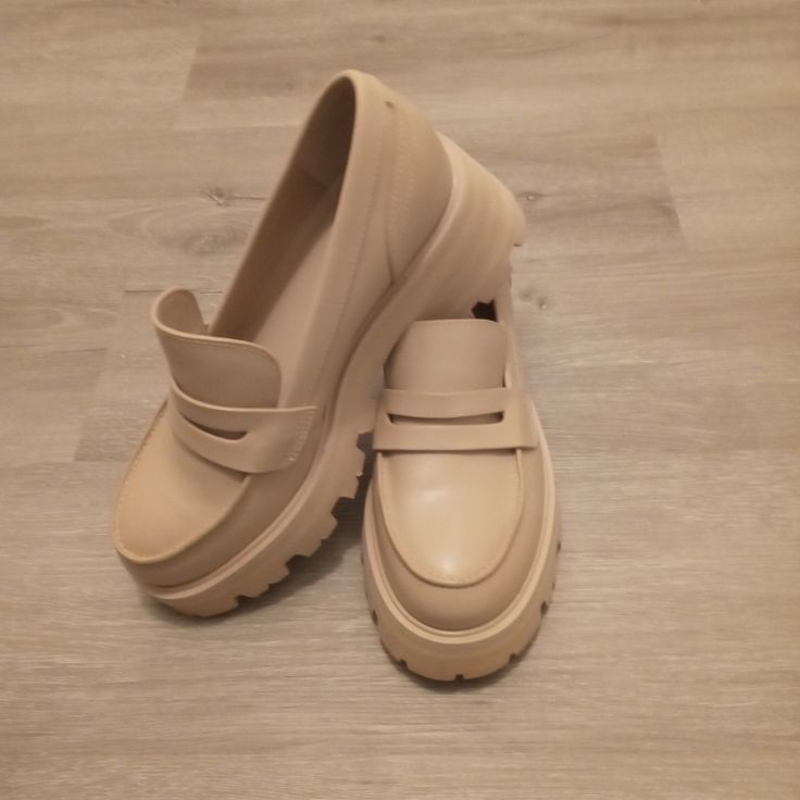 Reposhing This Item I Purchased From @Fashionmadeez. Loved It, But Ready To Rotate For Something New. Questions? Leave A Comment Below! Marc Fisher, Lug Sole, Flat Shoes Women, Something New, Loafer Flats, Loafers, Women Shoes, Cream, Women Shopping