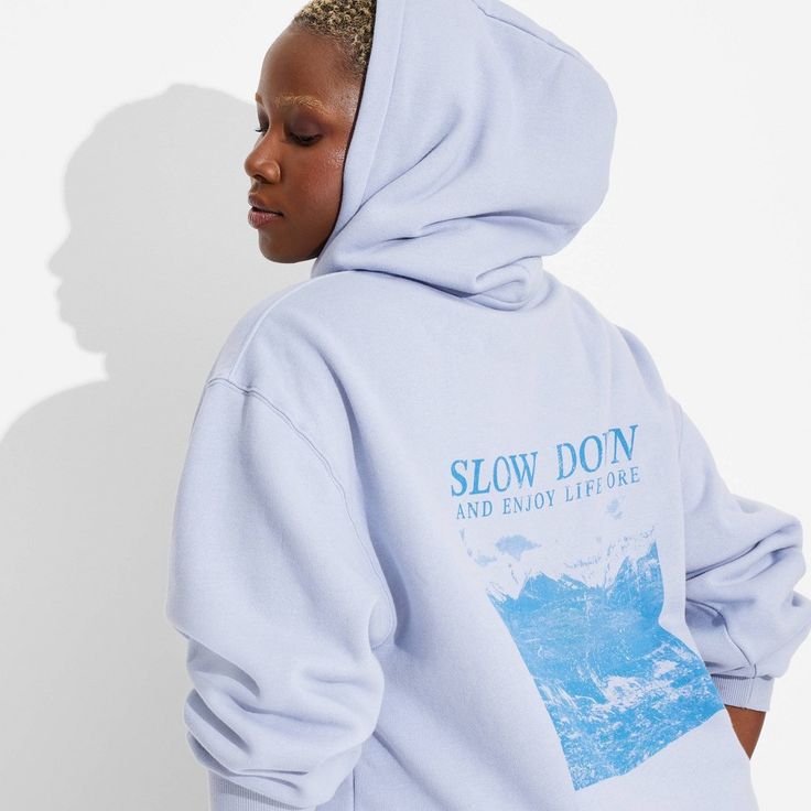 Hoodies With Back Design, Cute Graphic Hoodies, Target Hoodies, Brandy Melville Hoodies, Brr Basket, Aphi Merch, Trending Hoodies, Everyday Outfits Fall, Hoodies Cute