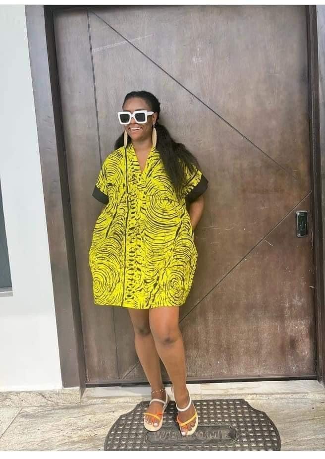 Short Simple Gown Ankara, Ankara Shift Dress With Sneakers, Short Boubou Gown Styles, Short Bubu Styles, Free Short Ankara Gown Styles, Short Bubu Gowns Ankara, Short Boubou Styles For Women, Free Gown Ankara Styles, Simple Short Ankara Gowns