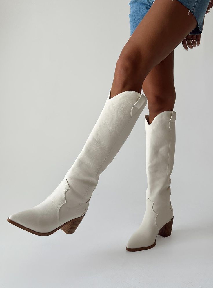 Boots  Western style  Faux leather material   Pull tabs   Pointed toe   Block heel   Heel height: 7cm /  2.75" Best Cowboy Boots, White Knee High Boots, White Cowgirl Boots, Vintage Shoes Women, Western Style Boots, Off White Shoes, Boots Western, Spike Heels, White Boots