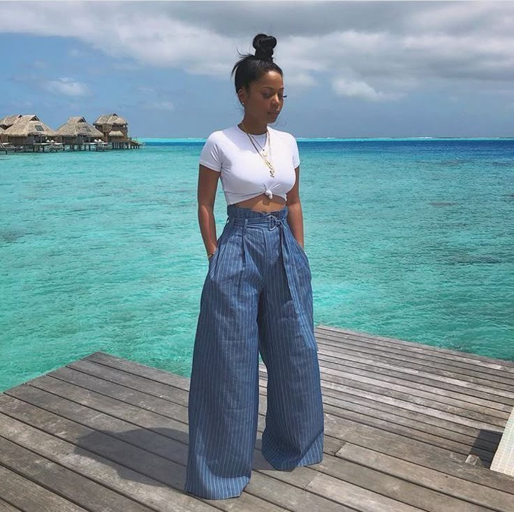 Spring/Summer Styles... Wide Leg Denim Summer Outfit, Wide Leg Pant Summer Outfit, White And Denim Brunch Outfits, Wide Leg Jeans Crop Top, Family Party Outfit Summer, High Waist Wide Leg Pants Outfits, Big Body Style, Glamorous Spring Outfits, Striped Wide Leg Pants Outfit