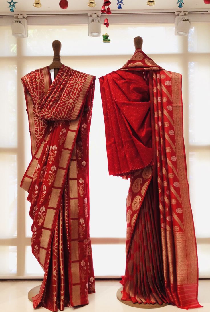 Saree Botique Interiors, Saree Presentation Ideas, Saree Mannequin Display, Saree Display Ideas, Saree Display, Saree Photography, Textile Shop, Denim Diy Clothes, Concrete Staircase