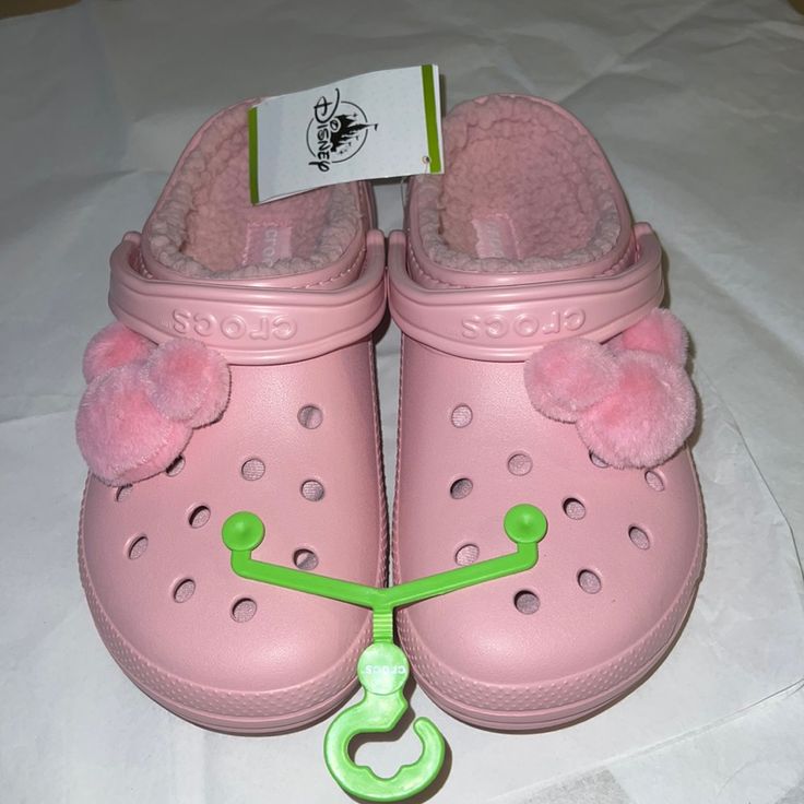 *Brand New* Disney Unisex Fuzzy Crocs With Fuzzy Pon Pon Minnie M9/W11 Minnie Holiday Clog Please Read Size Carefully!!! Size Mens 9 Womans 11 Please Read Size Carefully!! Fuzzy Crocs Slides, Fuzzy Crocs Sandals, Purple Fuzzy Crocs, Pink Fuzzy Crocs, Disney Slippers Women, Fuzzy Crocs, Disney Crocs, Minnie Mouse Shoes, Disney Trip Outfits