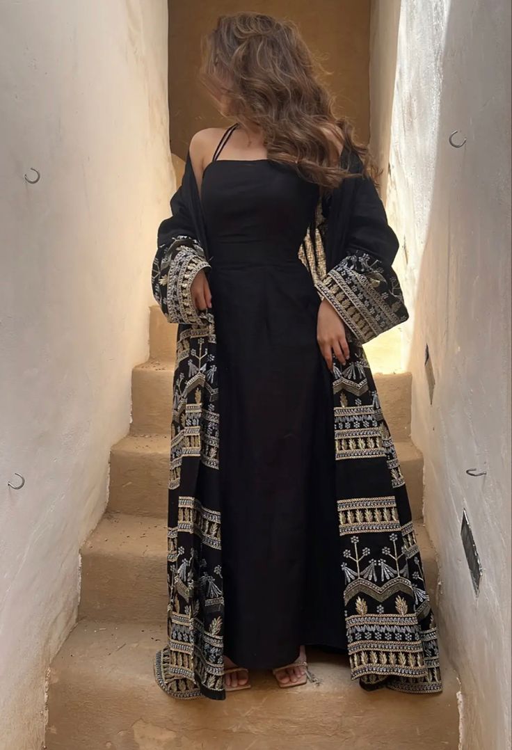 Hamel Patel, Desi Fashion Casual, Modest Dresses Casual, Mode Abaya, Fancy Dresses Long, Traditional Indian Outfits, Elegant Dresses Classy, Designer Dresses Casual, Quick Outfits