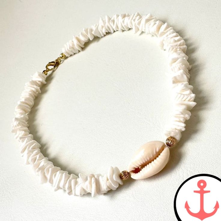 White Surf Necklace: Ride the Waves with Style Indulge your passion for the sea with our exquisite White Surf Necklace. Designed for the avid sea lover, this necklace is a stunning addition to our Surfer Necklace collection, capturing the essence of the ocean in its intricate design. Features of White Surf Necklace based on the Product Content High-Quality Materials: The White Surf Necklace is crafted with precision using premium materials, ensuring durability and long-lasting beauty. Elegant De Shell Aesthetic, Surf Necklace, Puka Shell Necklace, Shell Choker, Surfer Necklace, Sea Lover, Puka Shell, Shell Beach, Necklace White