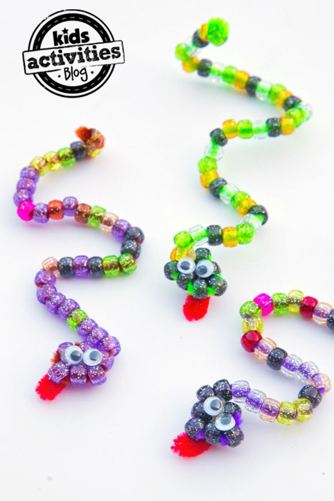 pipe cleaner snake craft for kids to make with beads and glue on the end,