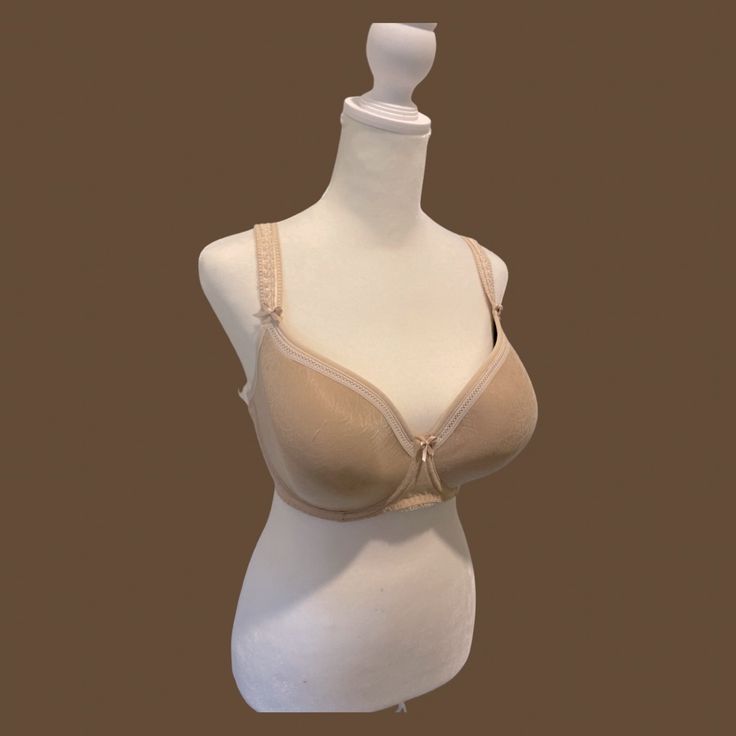 Nwot Fantasie Bra With Molded Cups. Nude, Us 34ff. Model Is Fl2832cal Women's Intimates, Bra, Women Shopping