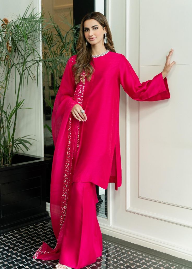 Sadaf Fawad Khan, Pink Suits Women, August Weddings, Navratri Outfits, Chanderi Suit, Fawad Khan, Lehenga Designs Simple, Classy Outfits For Women, Pakistani Fashion Casual