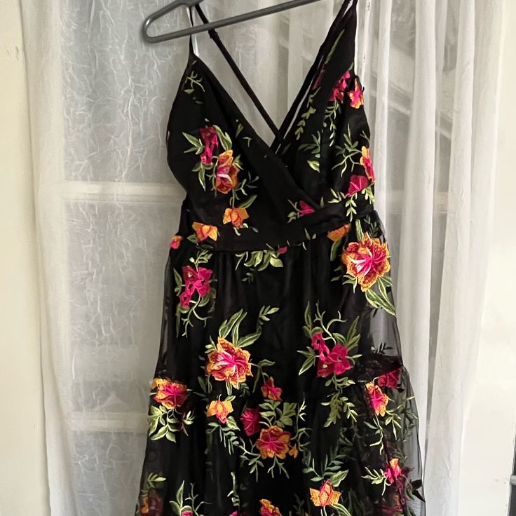 Perfect Wedding Guest Dress! Black Slip Under The Mesh Flowers Size S Midi Dress Black Floral Print Maxi Dress For Wedding, Black Floral Print Dress For Wedding, Black Floral Print Wedding Dress, Black Mini Dress For Spring Wedding, Black Floral Embroidered Dress For Date Night, Black Floral Embroidery Dress For Date Night, Wedding Guest Dress Black, Mesh Flowers, Perfect Wedding Guest Dress