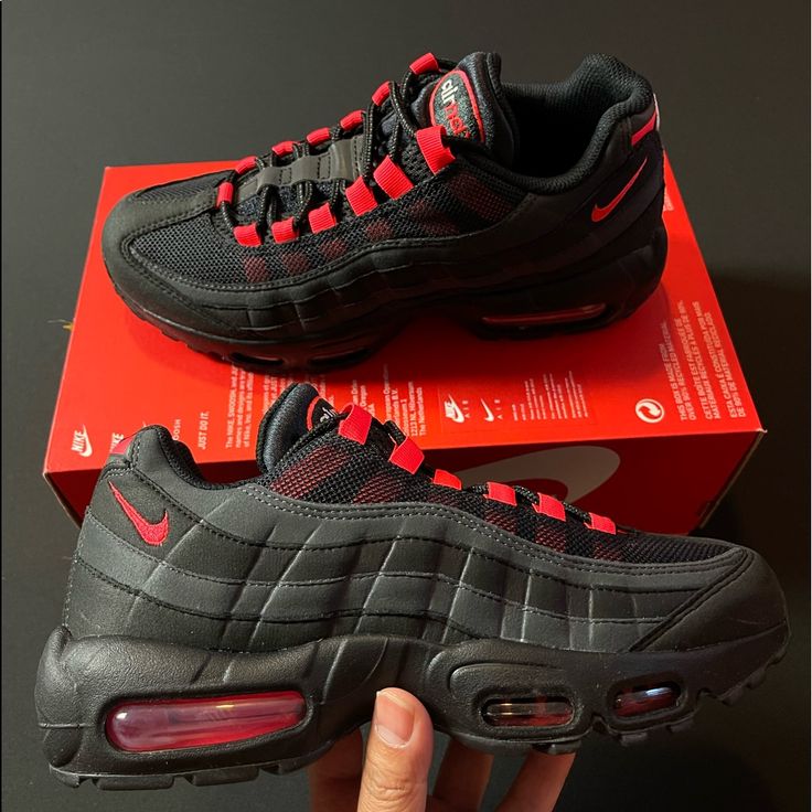 Nike Air Max 95 Black Laser Crimson Da1513-001 Men’s 7 Women’s 8.5 Brand New Missing Lids Air Max 95 Outfit Men, Nike Air Max 95 Outfit Woman, Airmax 95 Outfit, Nike Air Max 95 Outfit, Airmax 95s, Nike Air Max 95 Black, Wide Feet Shoes, Air Max 95 Black, Nike 95