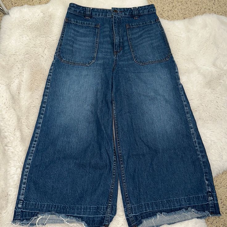 Never Been Worn Free People Crop Denim Flaired Bottom Jeans Casual High Rise Indigo Flare Jeans, Casual Indigo Denim Flare Jeans, Casual Indigo Flare Denim Jeans, Casual Cutoff Flare Jeans With Pockets, Casual Indigo Flare Jeans, Casual Indigo Flare Jeans With Pockets, Blue Denim Cutoff Flare Jeans, Free Jeans, Bottom Jeans